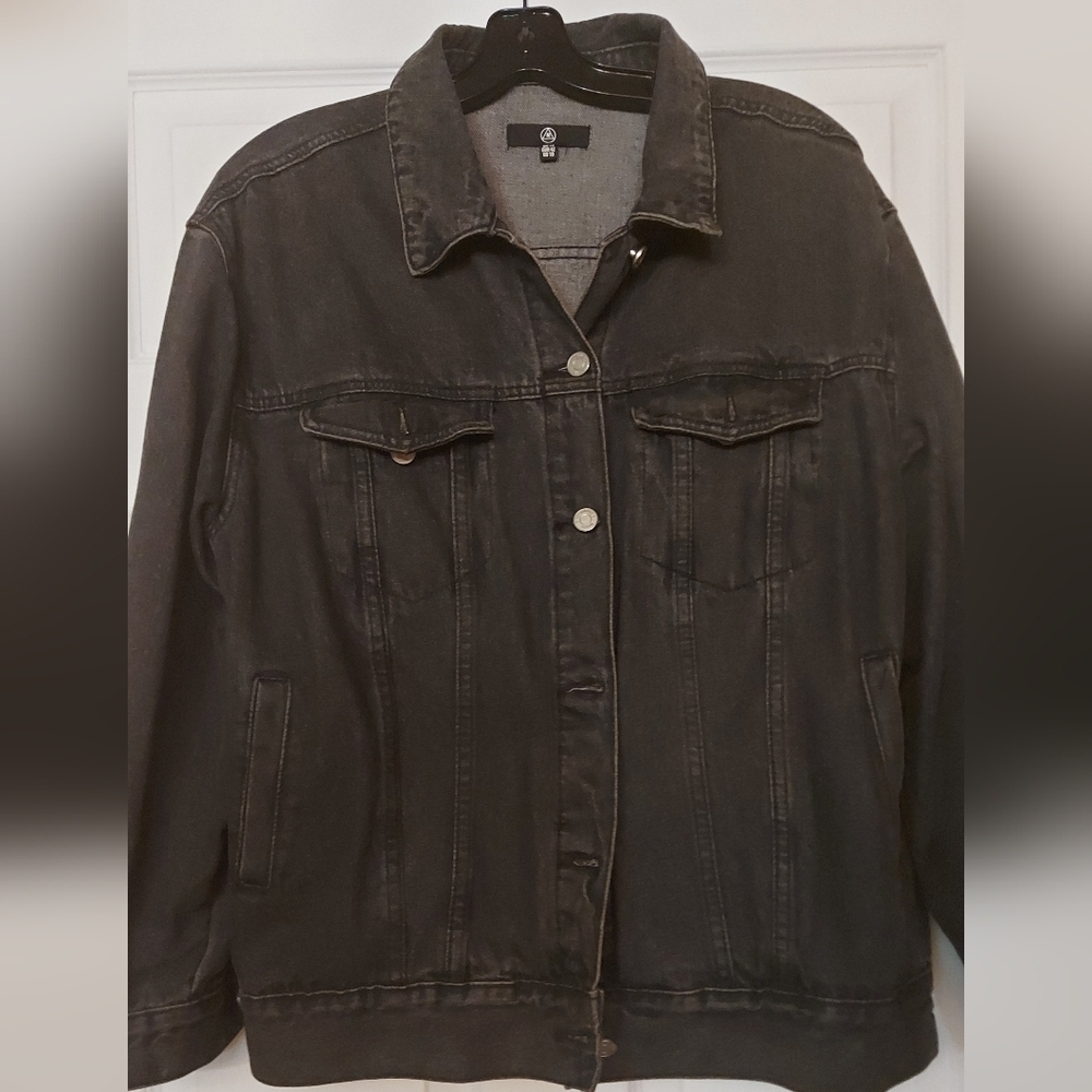 Y2K Streetwear Vibe Missguided Distressed Black Denim Layering Jacket